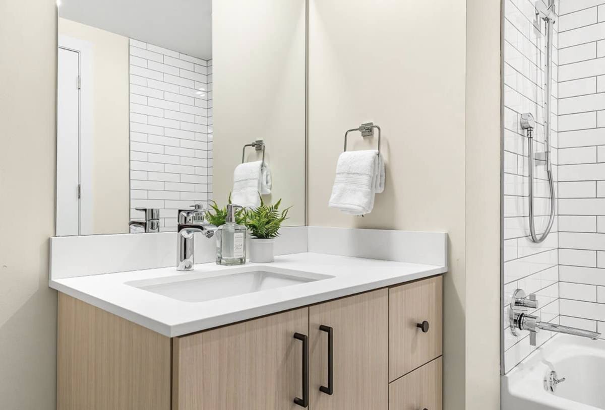 Apartment for rent at 3119-21 N Broadway St, Chicago, IL 60657