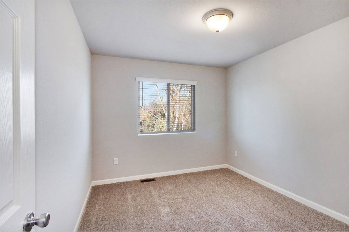 House for rent at 2212 Macatawa Lane, Waterford, MI 48327
