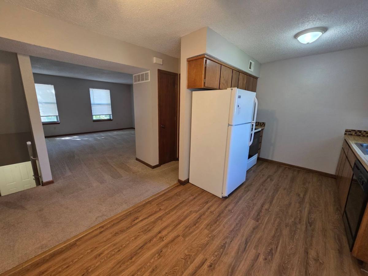 House for rent at 18904 Manor Dr, Independence, MO 64058