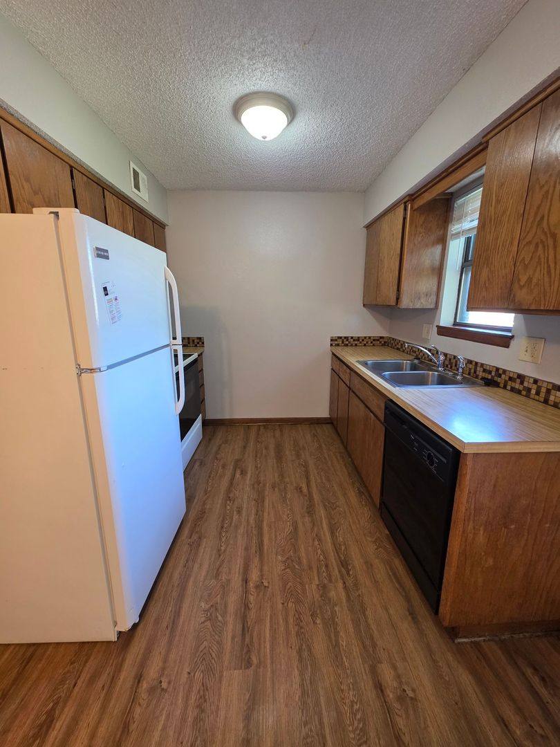 House for rent at 18904 Manor Dr, Independence, MO 64058