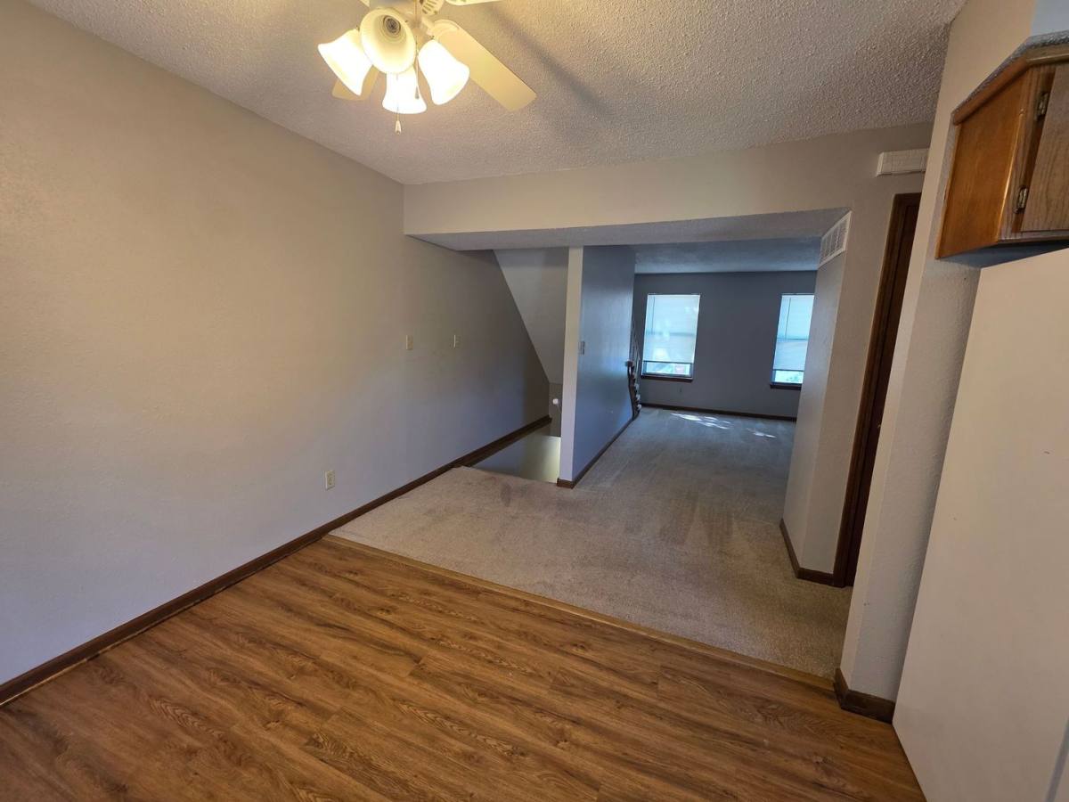House for rent at 18904 Manor Dr, Independence, MO 64058