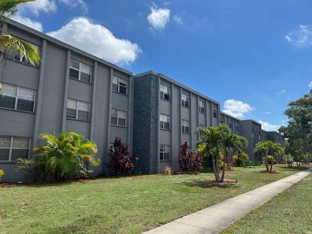 Condo for rent at 4601 22nd Ave S #202, Saint Petersburg, FL 33711