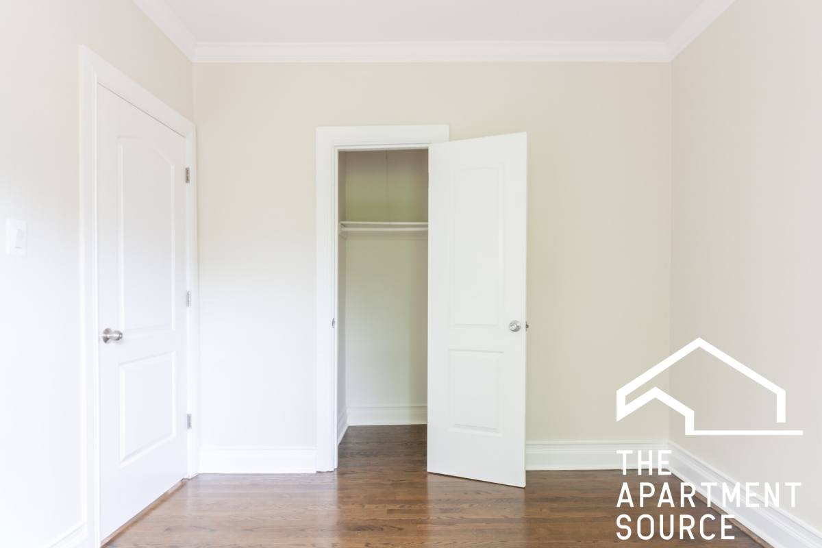 Apartment for rent at 6485 W Roscoe St #3N, Chicago, IL 60613
