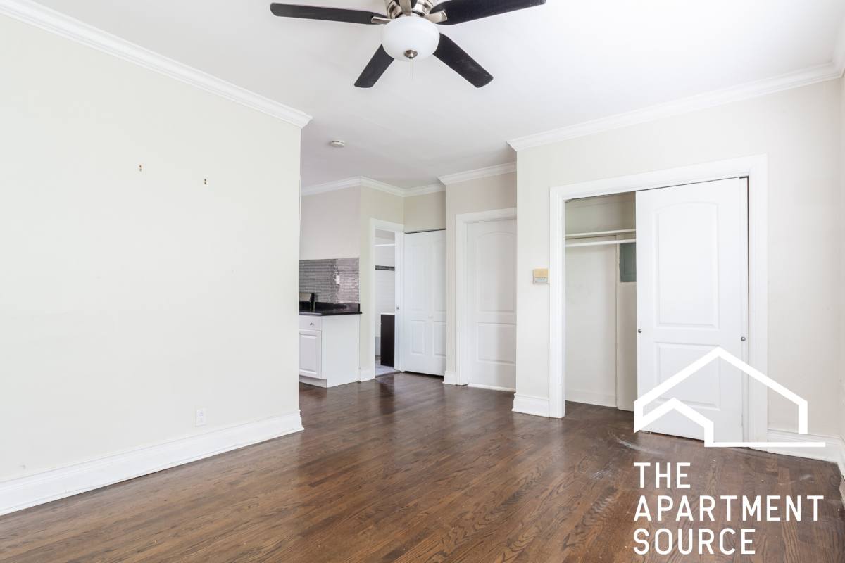 Apartment for rent at 6485 W Roscoe St #3N, Chicago, IL 60613