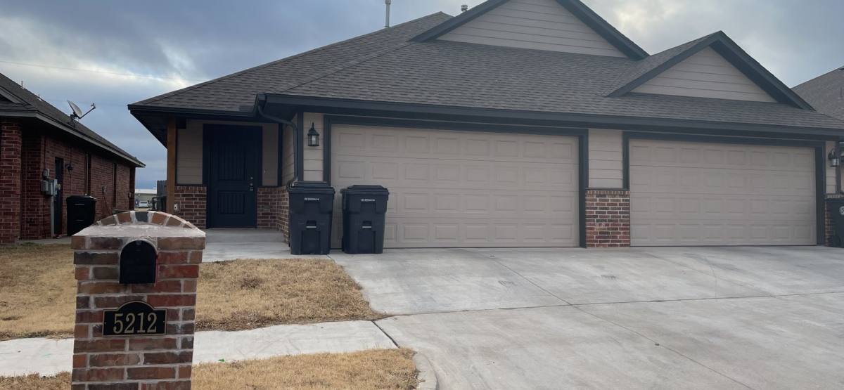 House for rent at 5212 Oakwood Villa Court, Bethany, OK 73008