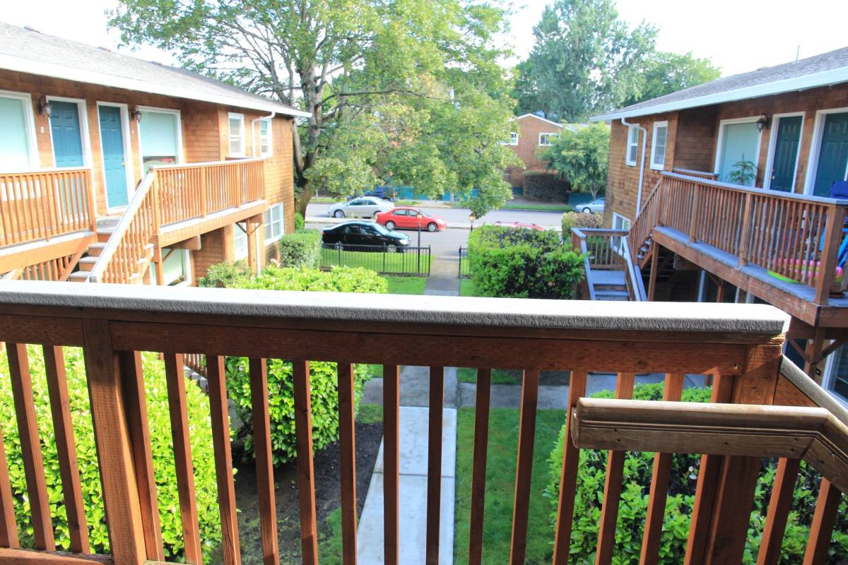 Apartment for rent at 3020 SE Waverleigh, Portland, OR 97202