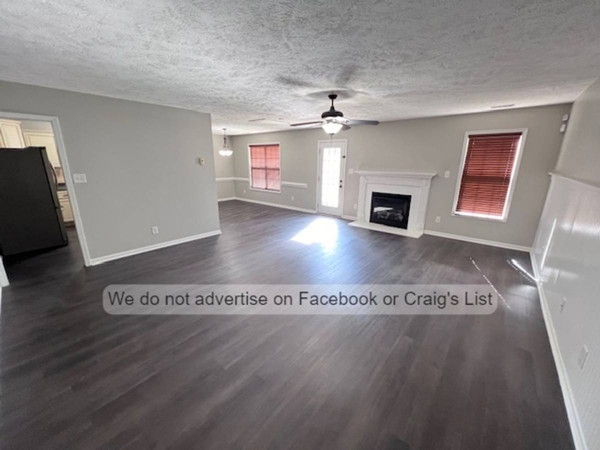 House for rent at 1233 Screech Owl Dr, Hope Mills, NC 28348