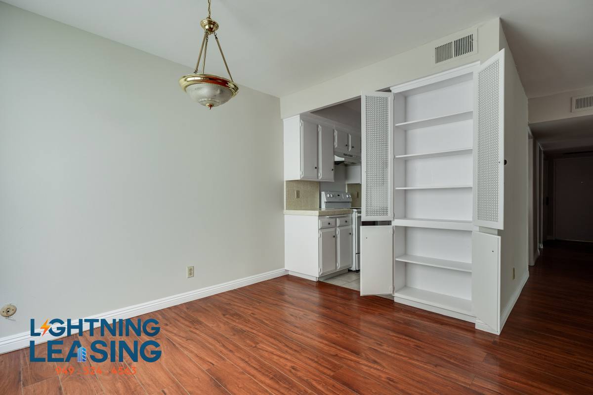 Apartment for rent at 815 S Shenandoah St #301, Los Angeles, CA 90035