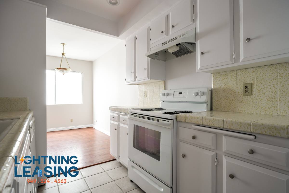 Apartment for rent at 815 S Shenandoah St #301, Los Angeles, CA 90035