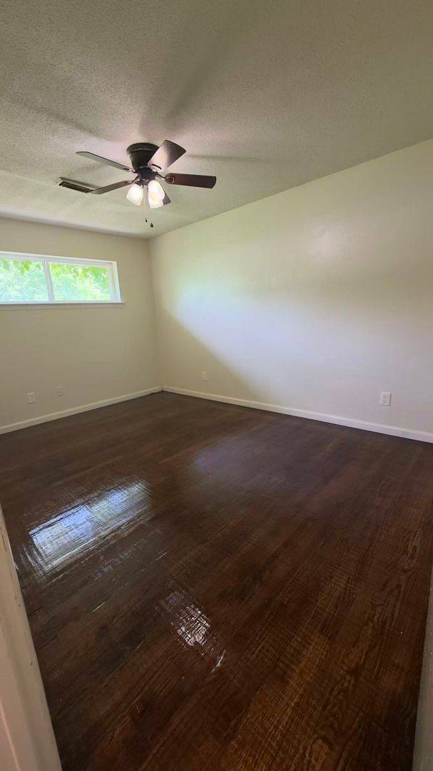 House for rent at 6728 K Ave N, Plano, TX 75074