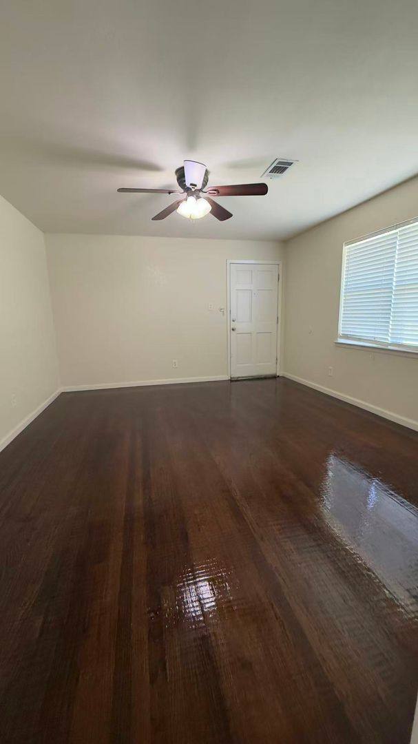 House for rent at 6728 K Ave N, Plano, TX 75074