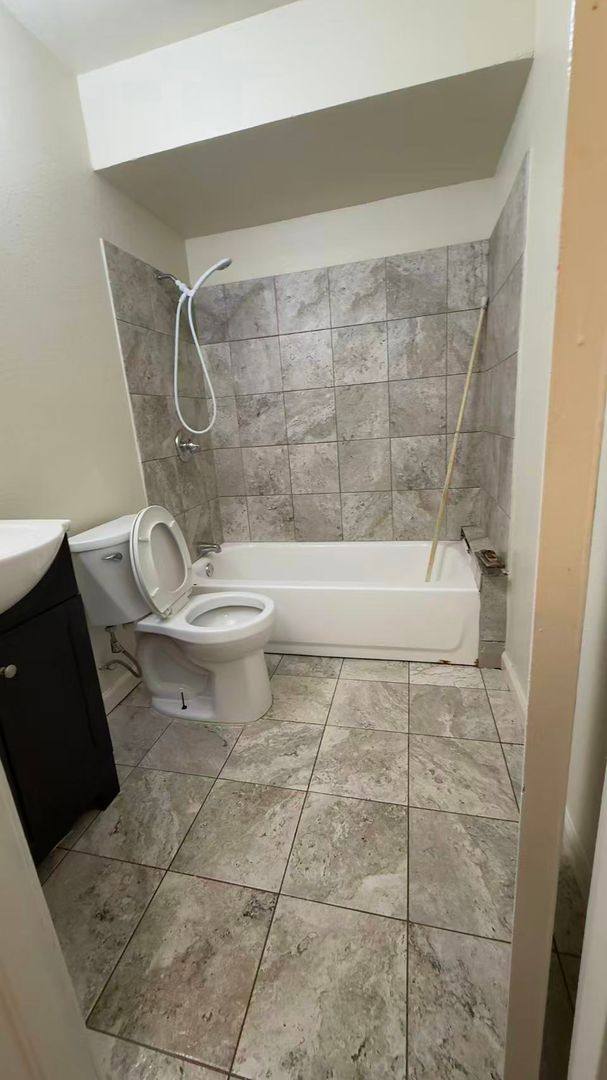 House for rent at 6728 K Ave N, Plano, TX 75074