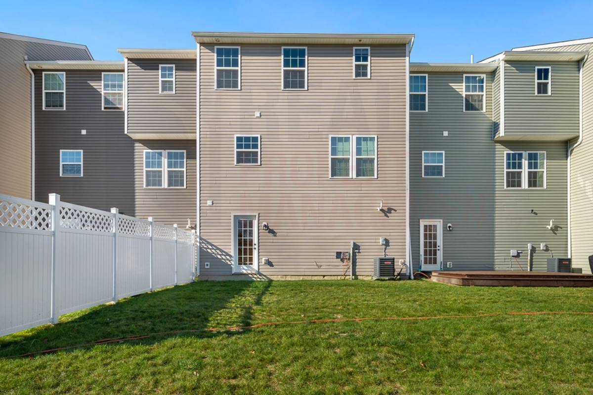 Townhouse for rent at 4011 N Steels Circle, Stow, OH 44224