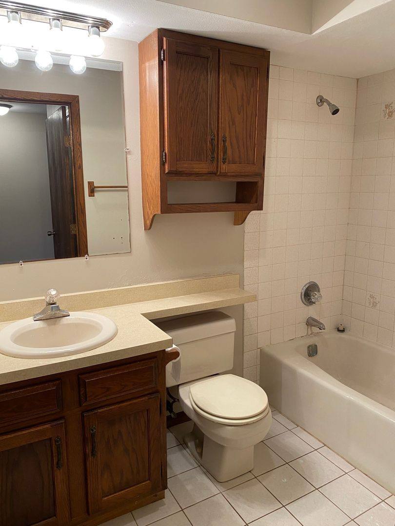 Apartment for rent at 5165 Cheney Dr, South Beloit, IL 61080