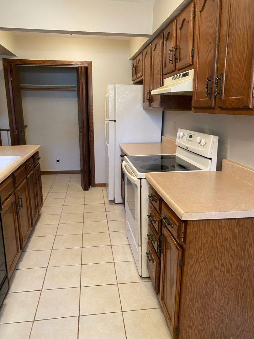 Apartment for rent at 5165 Cheney Dr, South Beloit, IL 61080