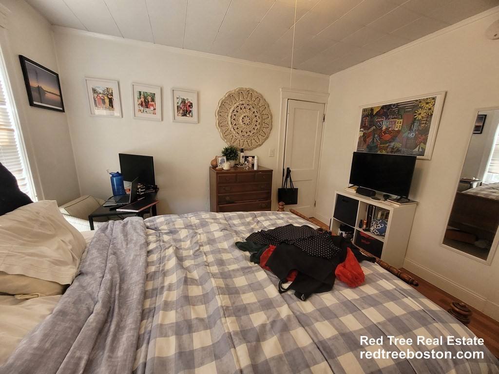 Apartment for rent at 31 Lyman Ave #1, Medford, MA 02155