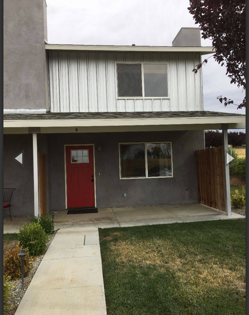 Apartment for rent at 22132 Copper St, Tehachapi, CA 93561