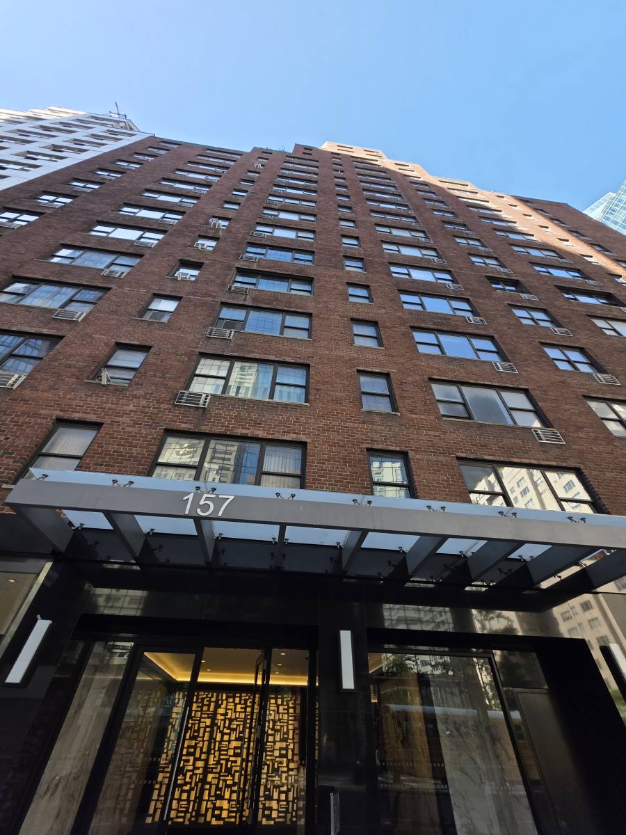 Apartment for rent at 157 E 57th St #EV3D, New York, NY 10022