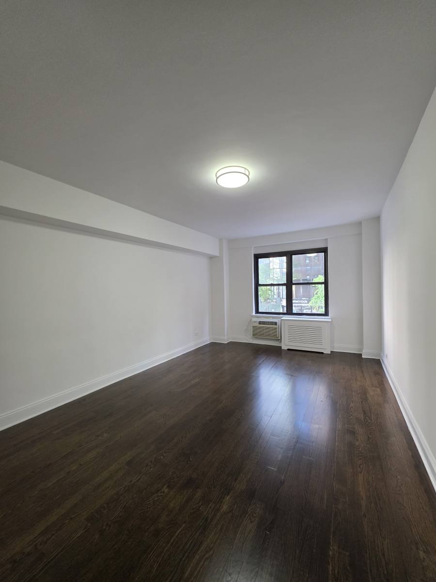Apartment for rent at 157 E 57th St #EV3D, New York, NY 10022