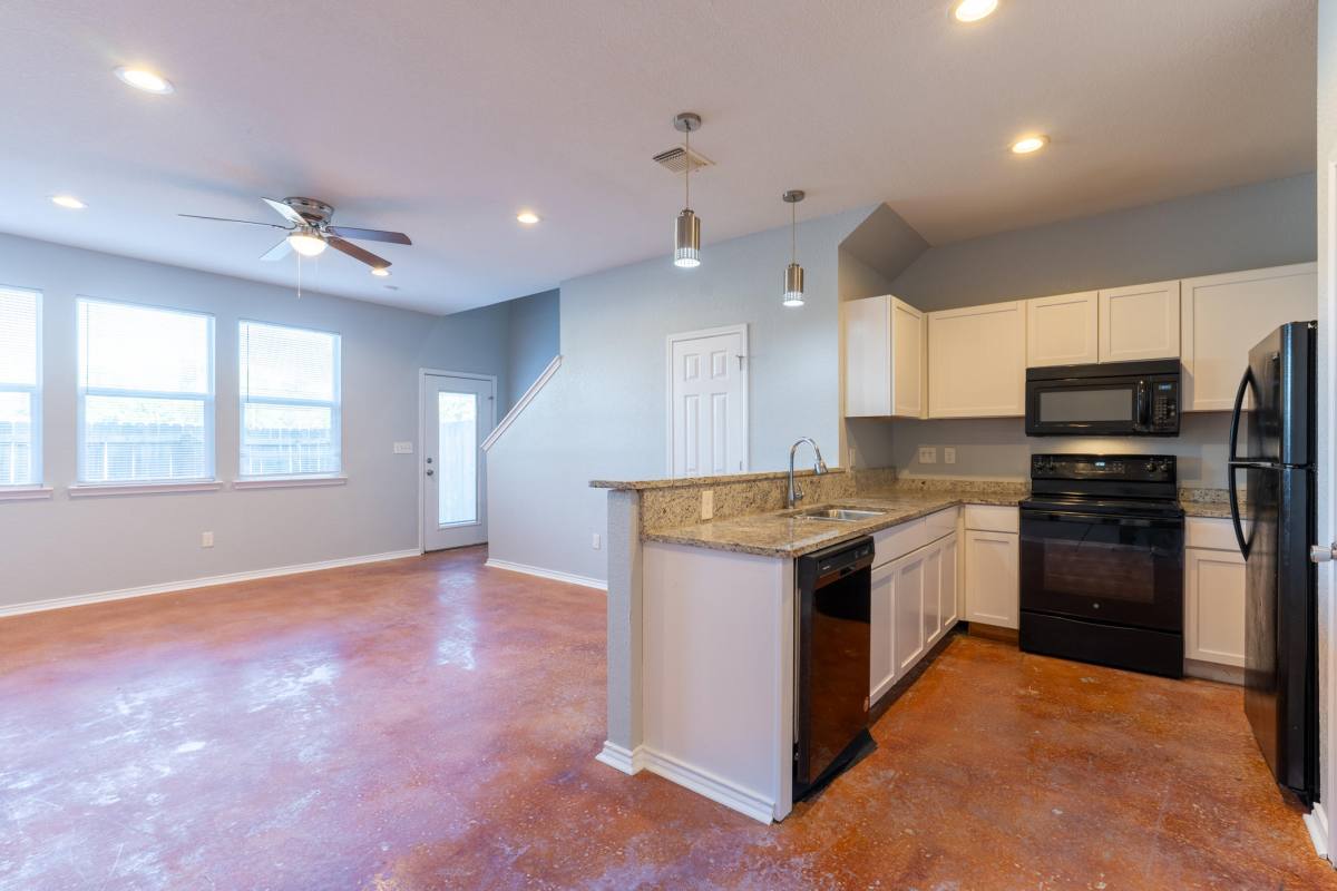 Apartment for rent at 6918 Crestway Dr #2, San Antonio, TX 78239