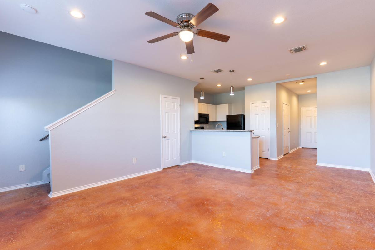 Apartment for rent at 6918 Crestway Dr #2, San Antonio, TX 78239