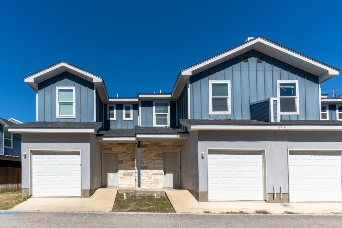 Apartment for rent at 6918 Crestway Dr #2, San Antonio, TX 78239