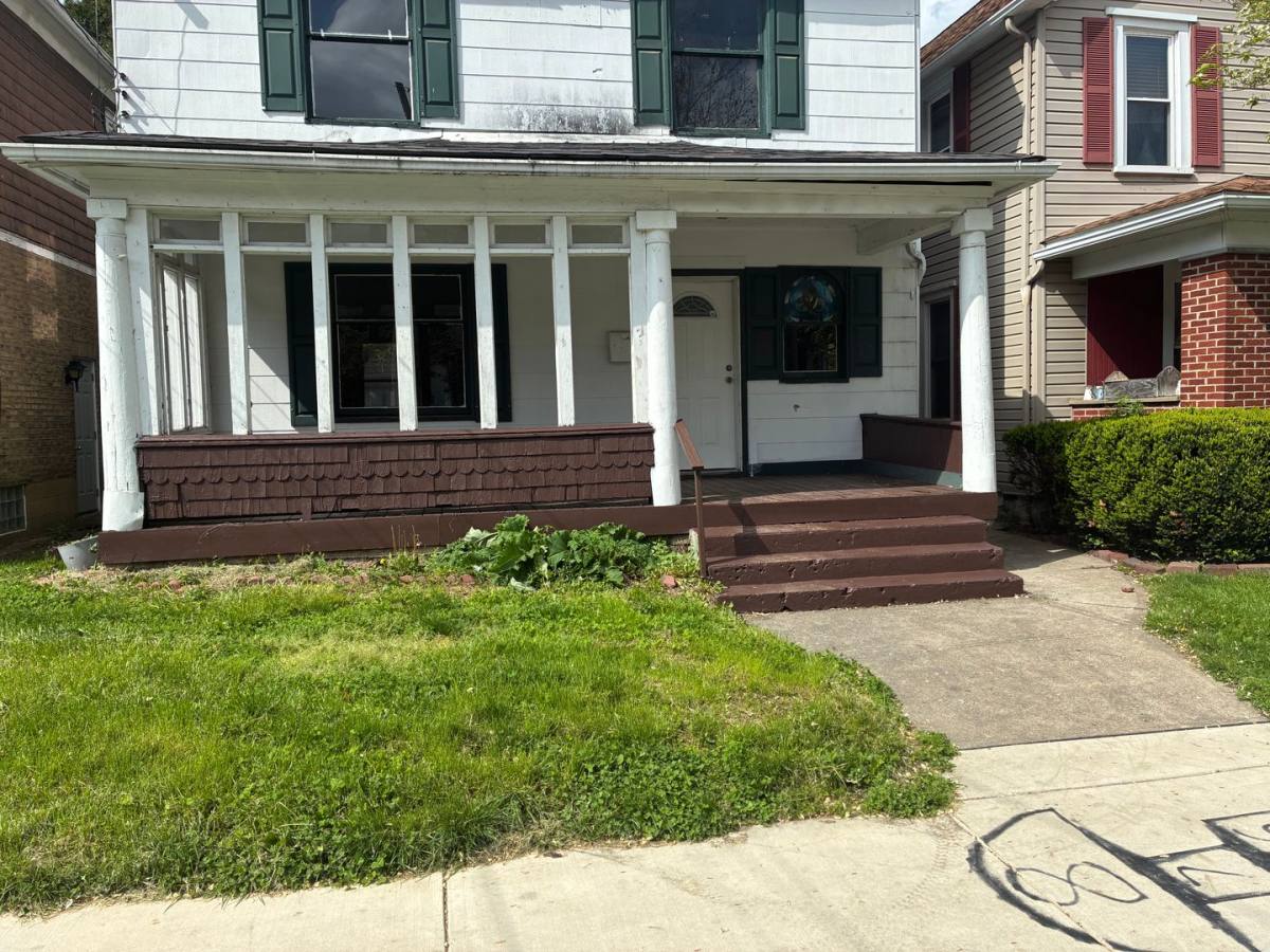 House for rent at 412 Wayne Ave Front, Ellwood City, PA 16117