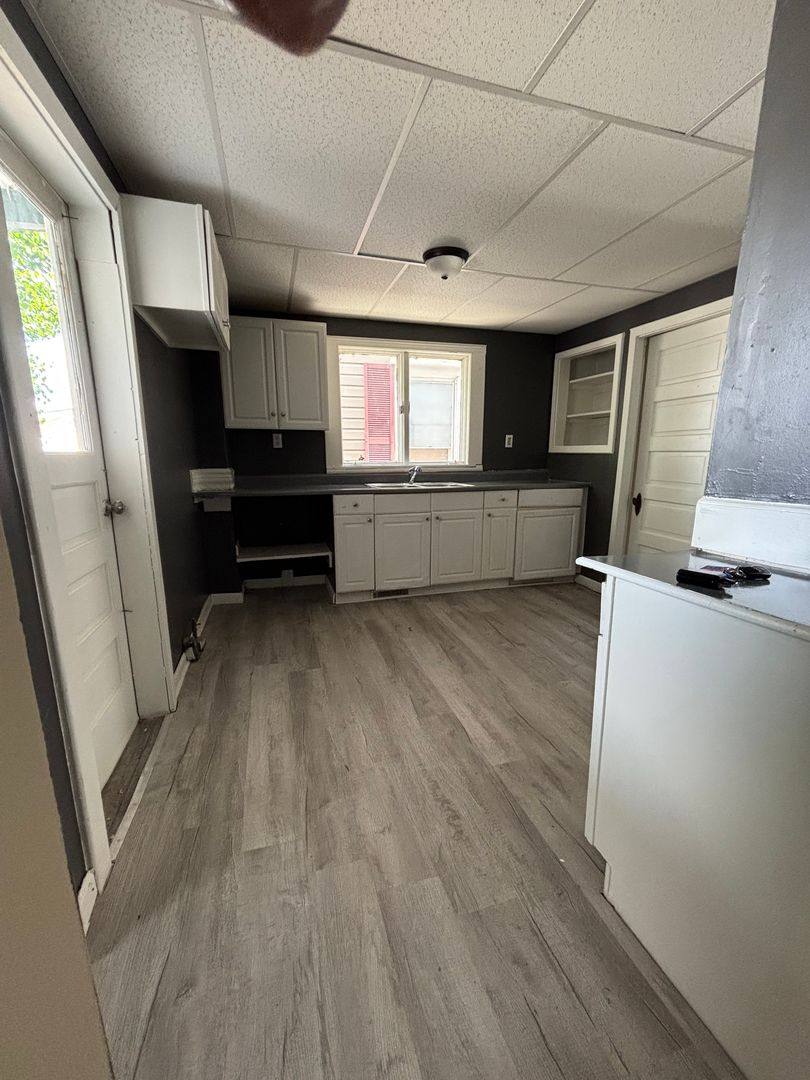 House for rent at 412 Wayne Ave Front, Ellwood City, PA 16117