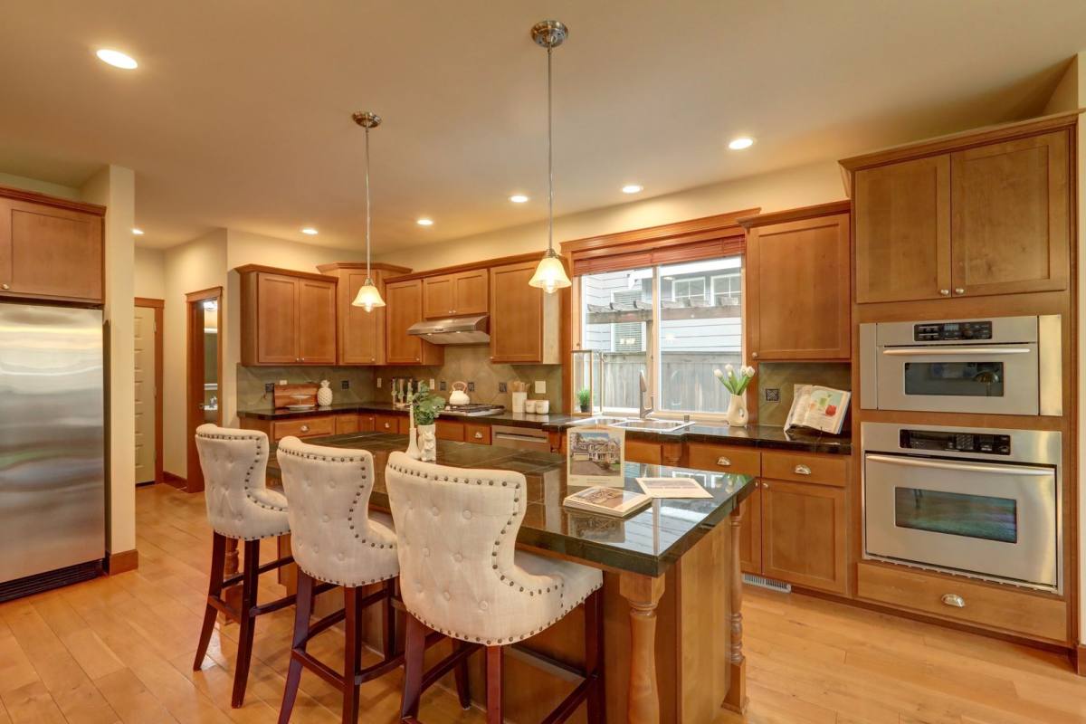 House for rent at 8827 NE 148th Place, Kenmore, WA 98028
