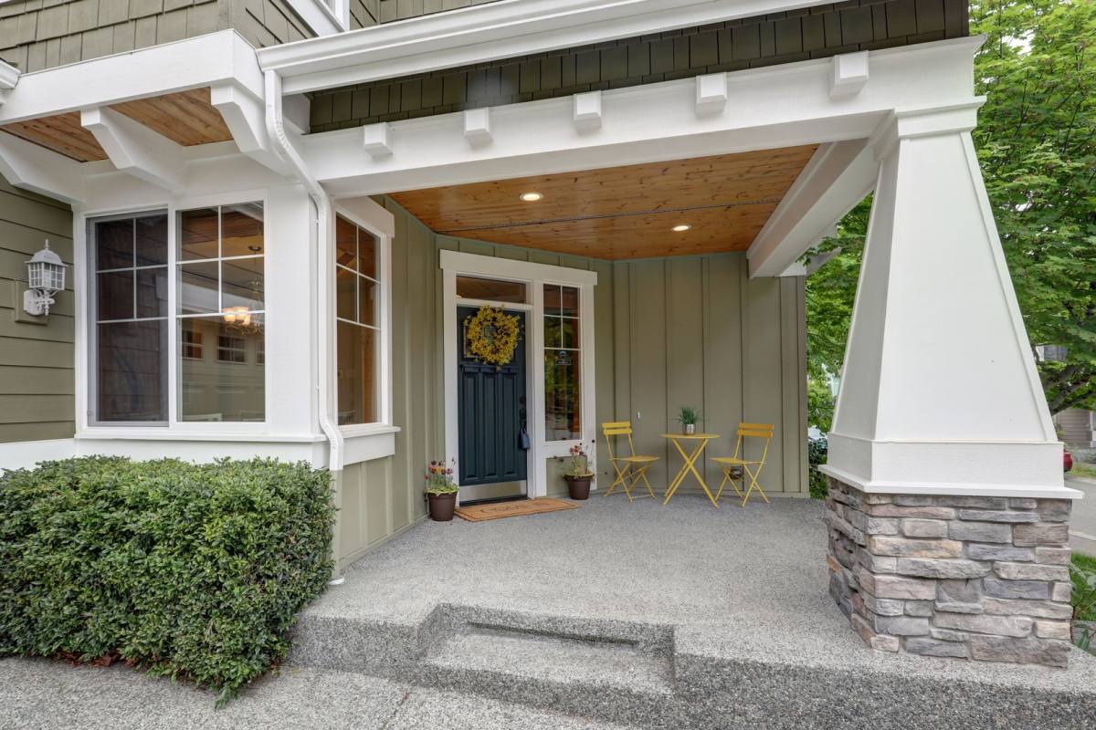 House for rent at 8827 NE 148th Place, Kenmore, WA 98028