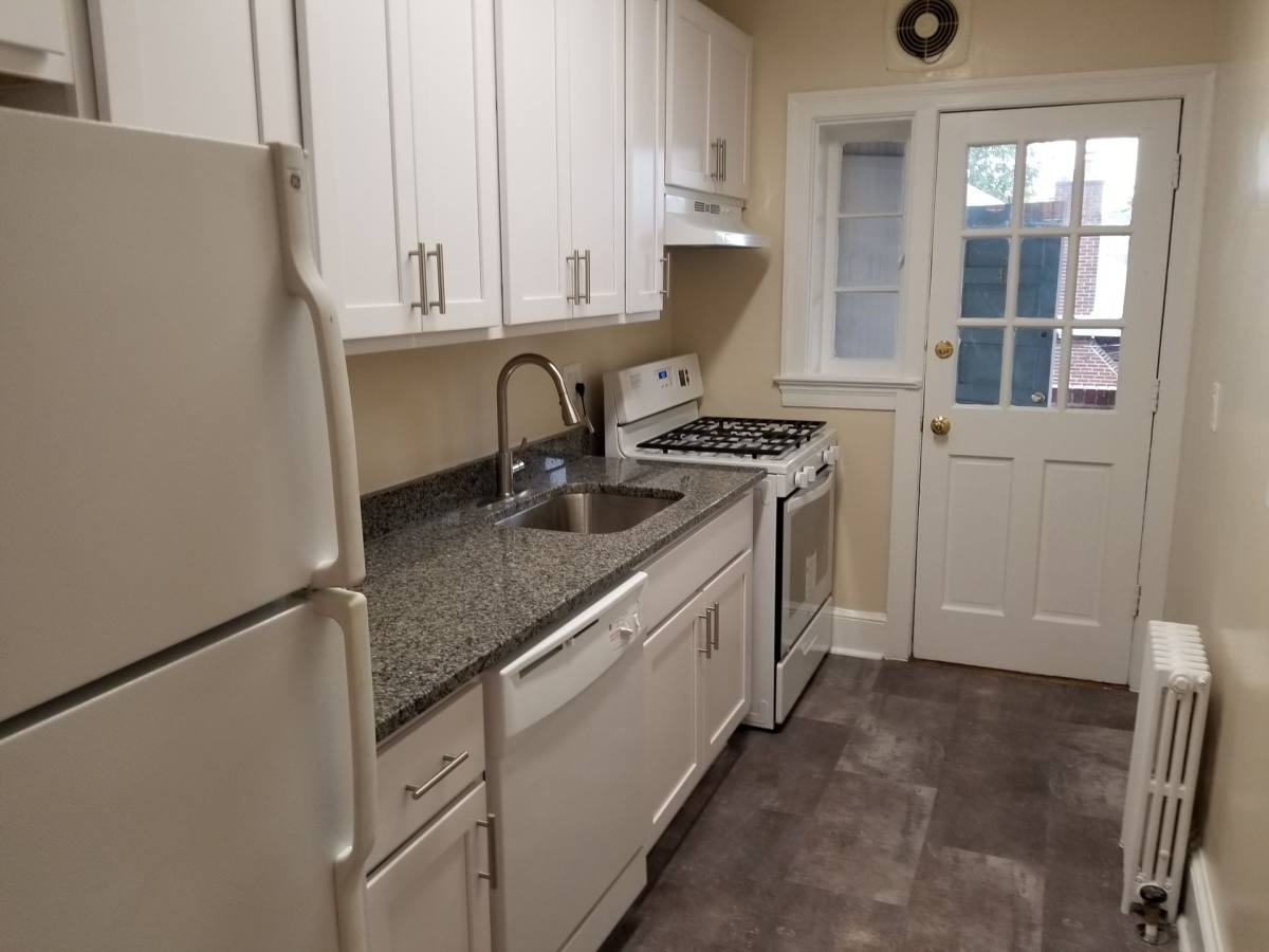 Apartment for rent at 2701-2705 Mount Vernon Ave, Alexandria, VA 22301