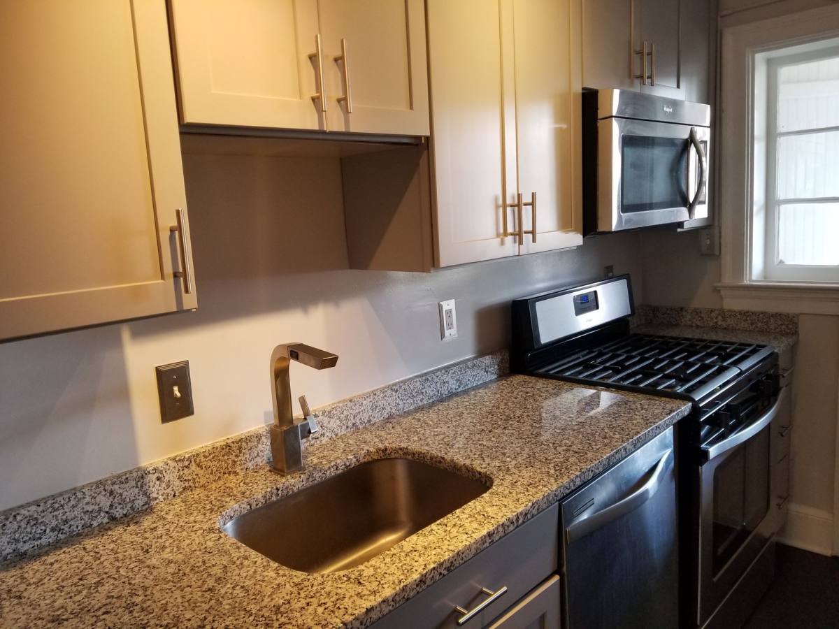 Apartment for rent at 2701-2705 Mount Vernon Ave, Alexandria, VA 22301
