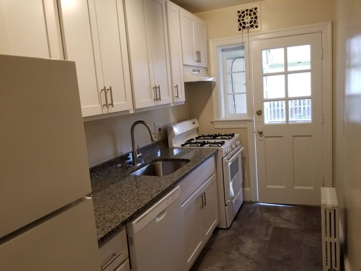 Apartment for rent at 2701-2705 Mount Vernon Ave, Alexandria, VA 22301
