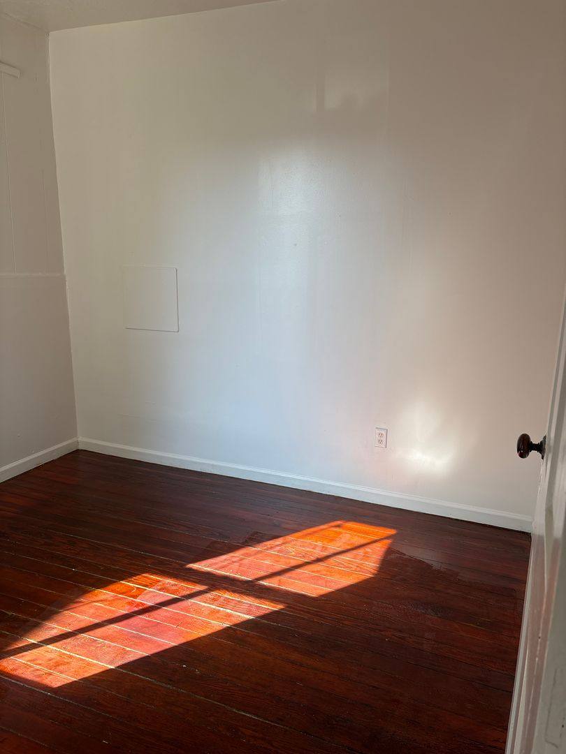 Apartment for rent at 527 S Queen St, York, PA 17403