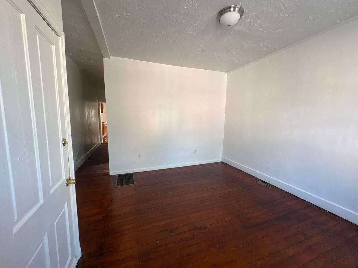 Apartment for rent at 527 S Queen St, York, PA 17403