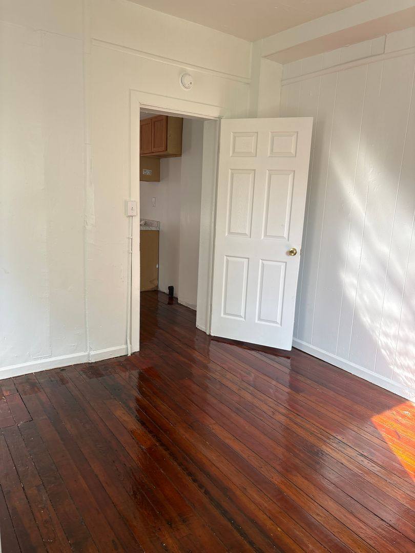 Apartment for rent at 527 S Queen St, York, PA 17403