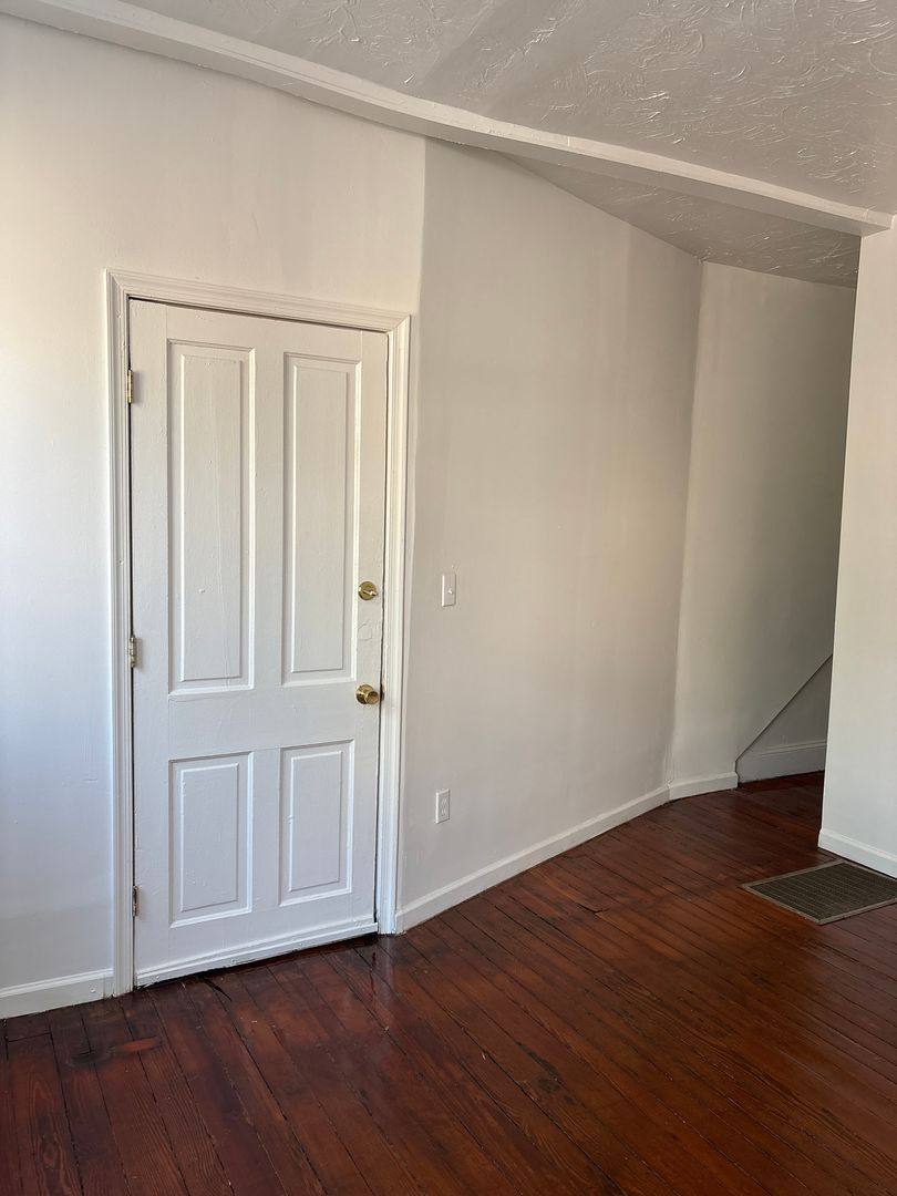 Apartment for rent at 527 S Queen St, York, PA 17403