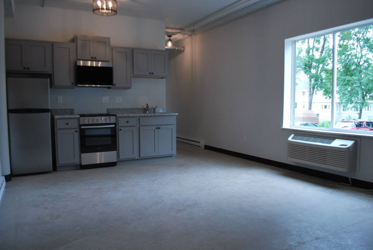 Apartment for rent at 1219 34th St, Des Moines, IA 50311