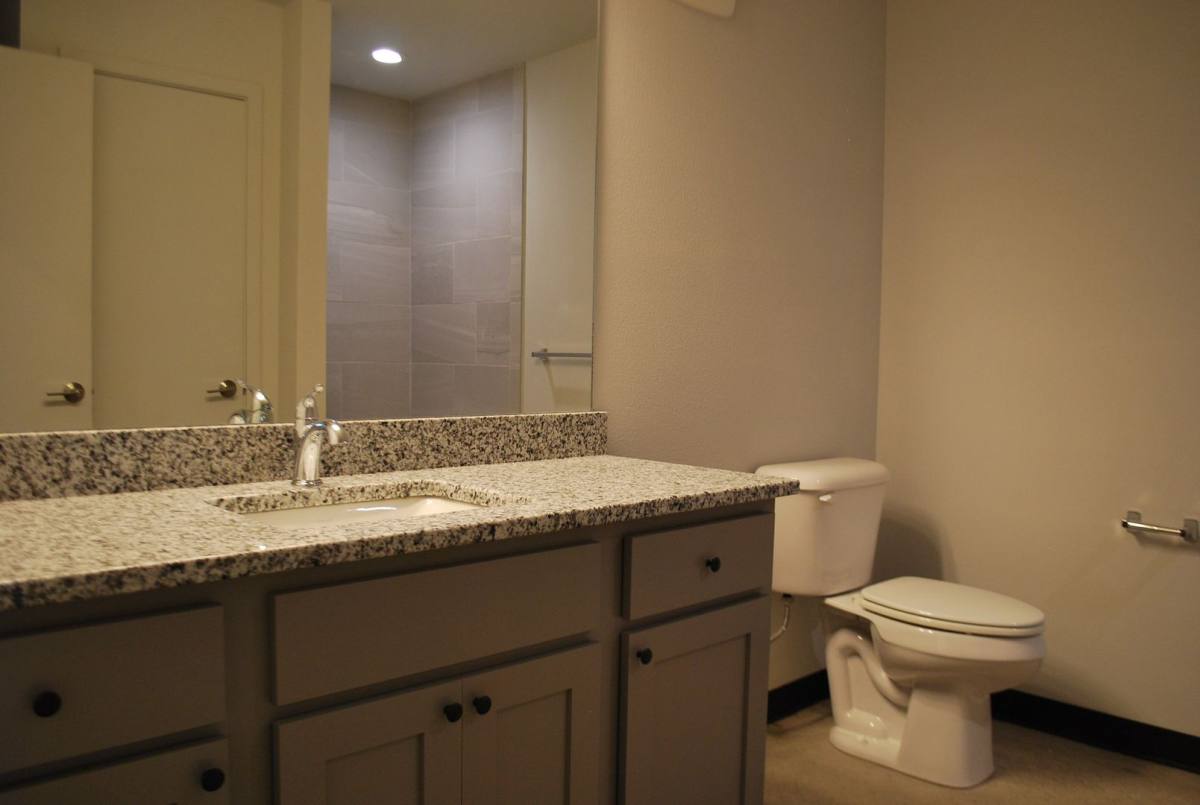 Apartment for rent at 1219 34th St, Des Moines, IA 50311