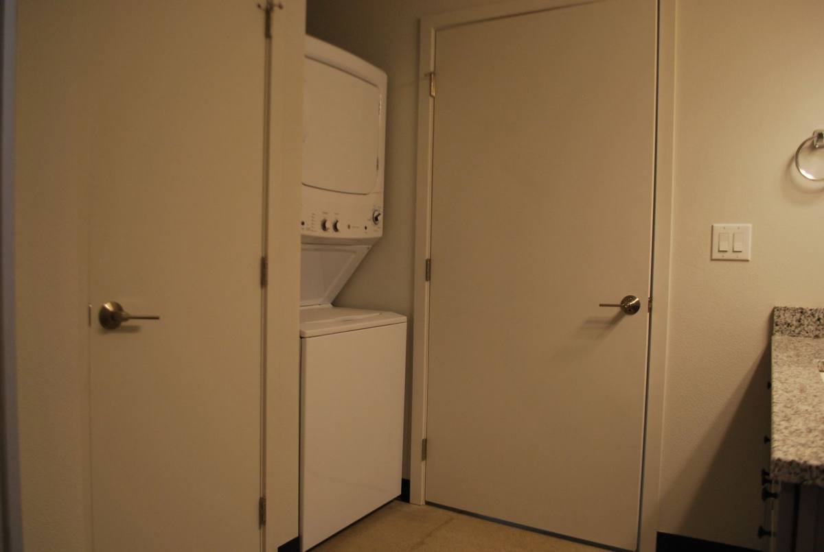 Apartment for rent at 1219 34th St, Des Moines, IA 50311