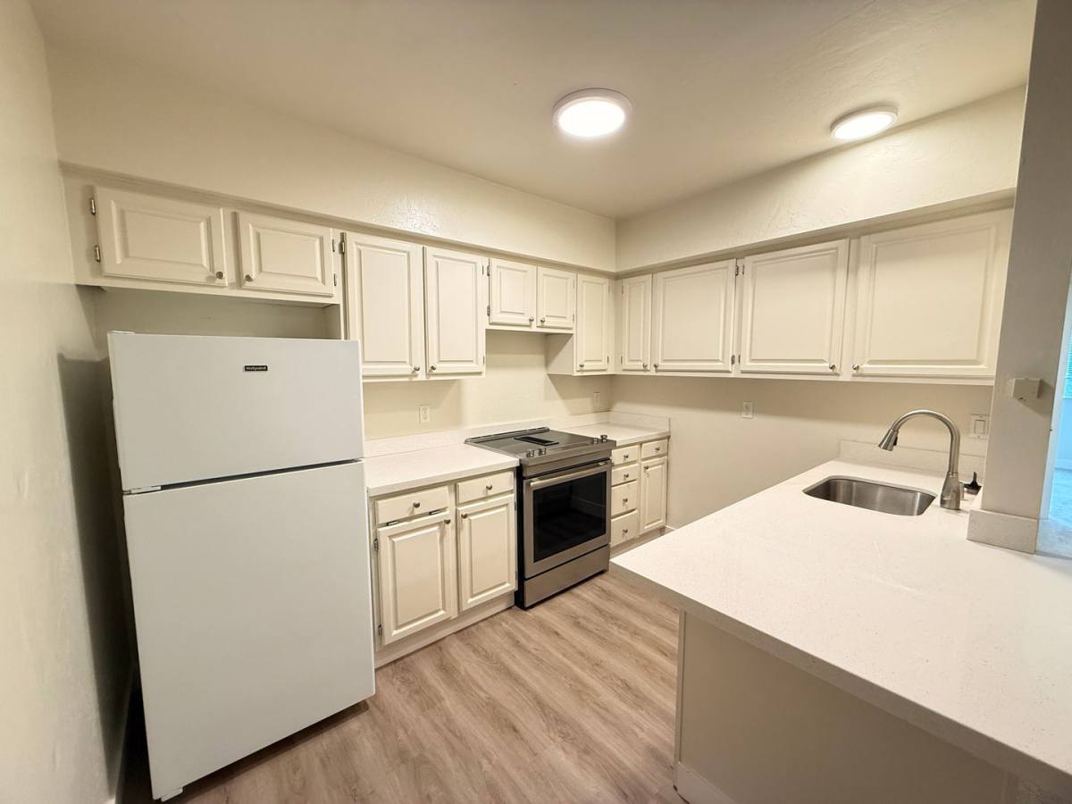 Apartment for rent at 51 Essex St #11, San Anselmo, CA 94960