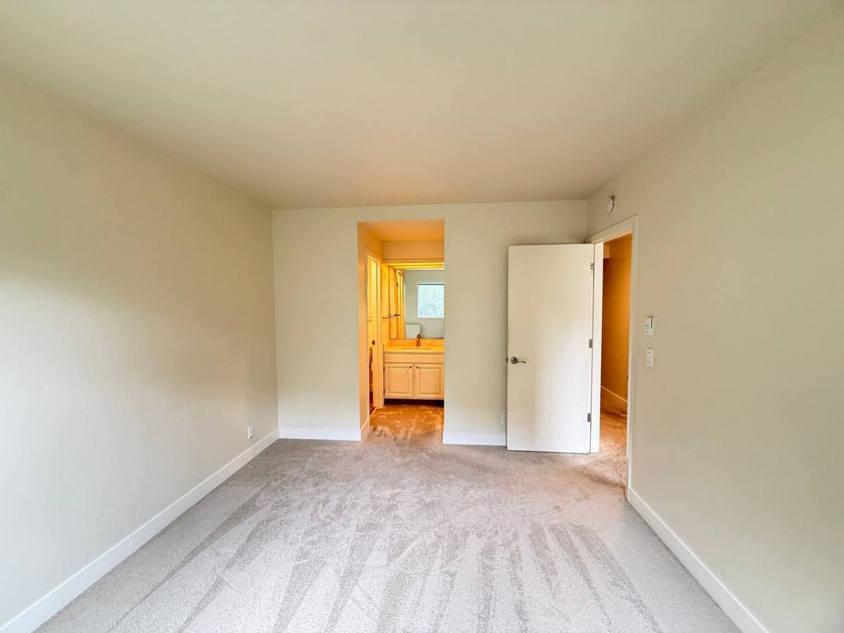 Apartment for rent at 51 Essex St #11, San Anselmo, CA 94960