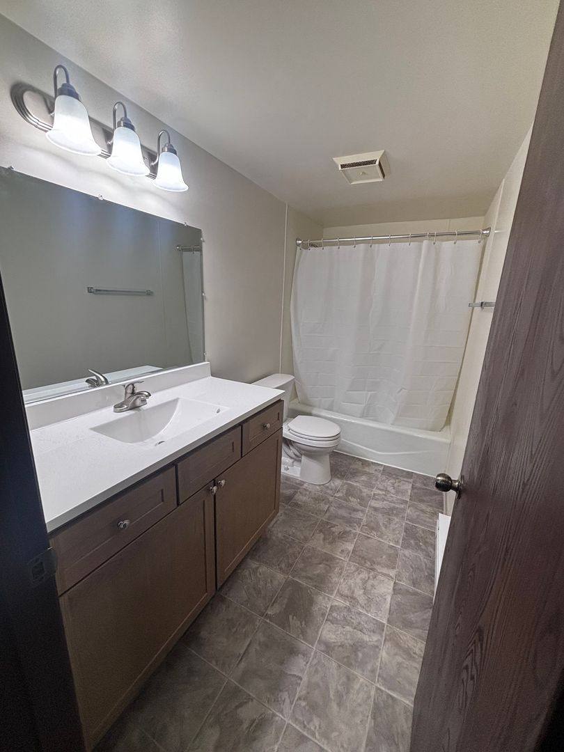 Apartment for rent at 2125 Meadow Lane, Schererville, IN 46375