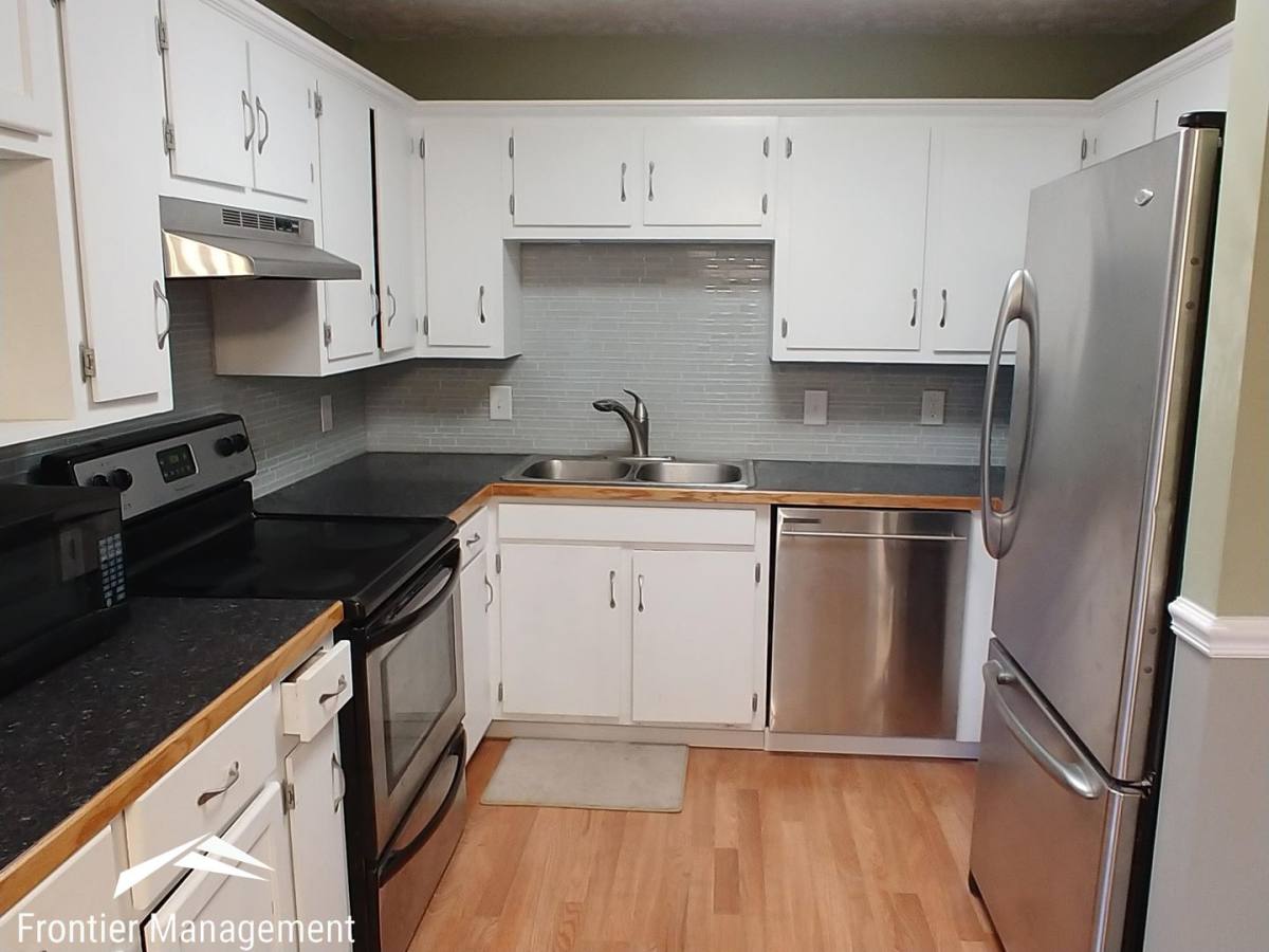 House for rent at 2417 Galloway Dr, Manhattan, KS 66502