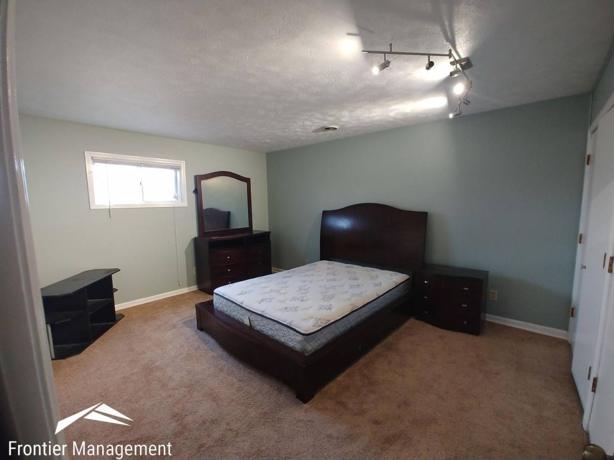 House for rent at 2417 Galloway Dr, Manhattan, KS 66502
