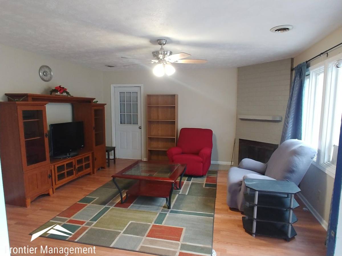 House for rent at 2417 Galloway Dr, Manhattan, KS 66502