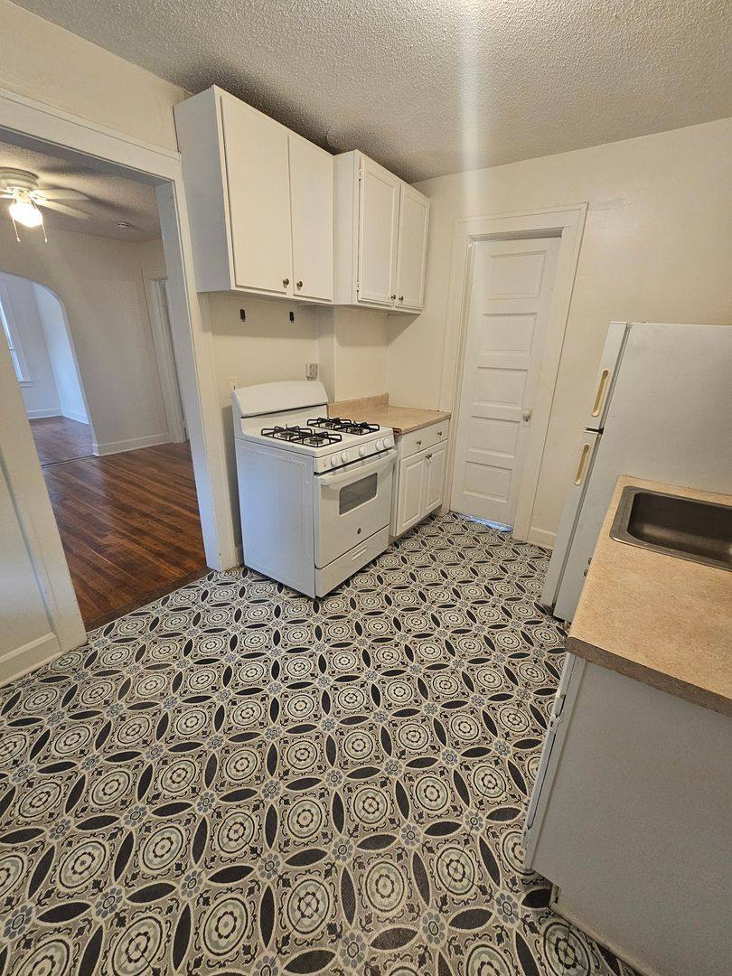 Apartment for rent at 1327 W 67th St, Cleveland, OH 44102