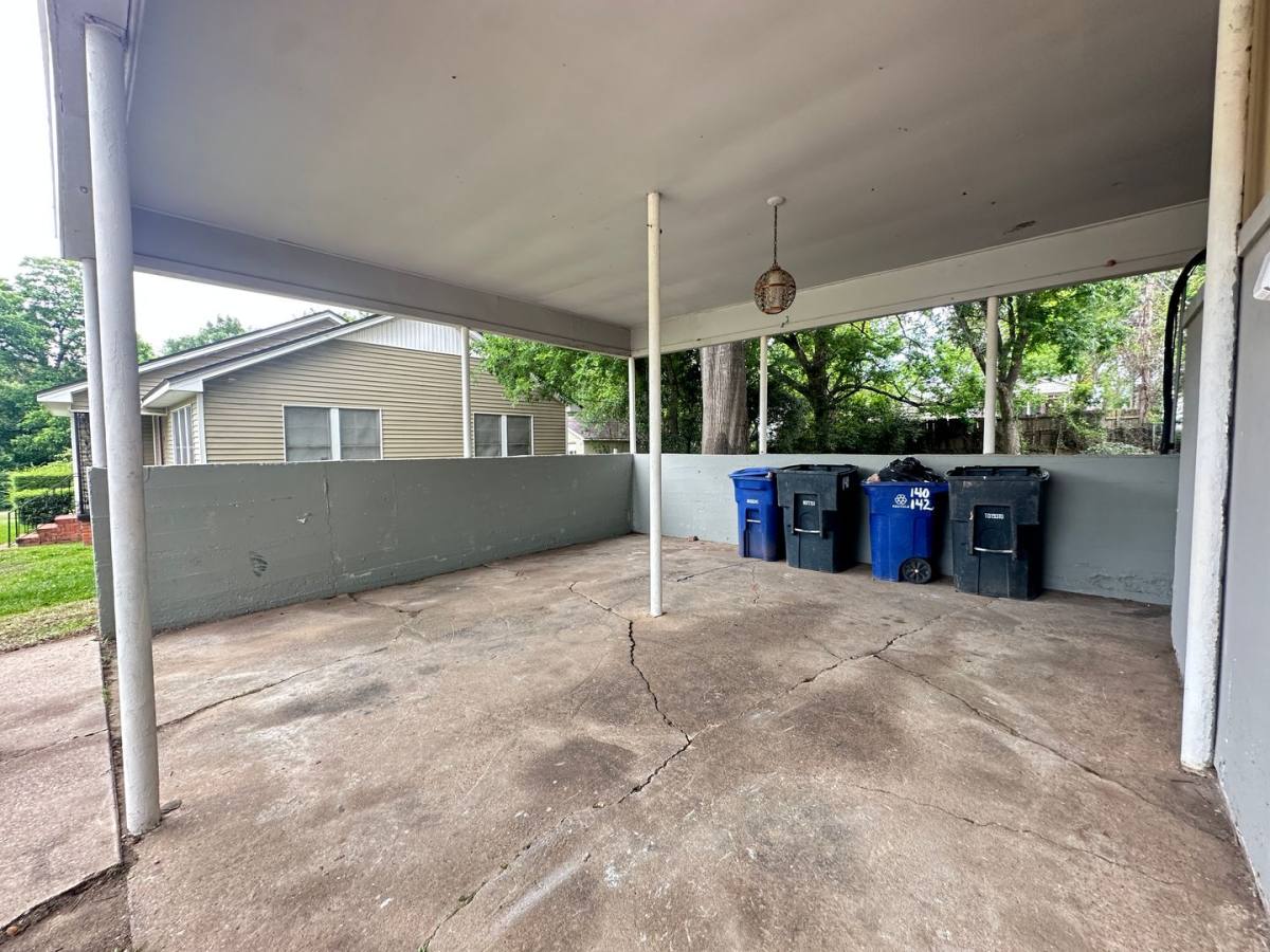 Apartment for rent at 140 E Wilkinson St, Shreveport, LA 71104