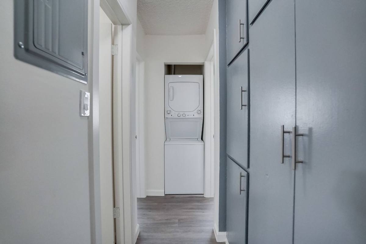 Apartment for rent at 6113 8th Ave #19, Los Angeles, CA 90043