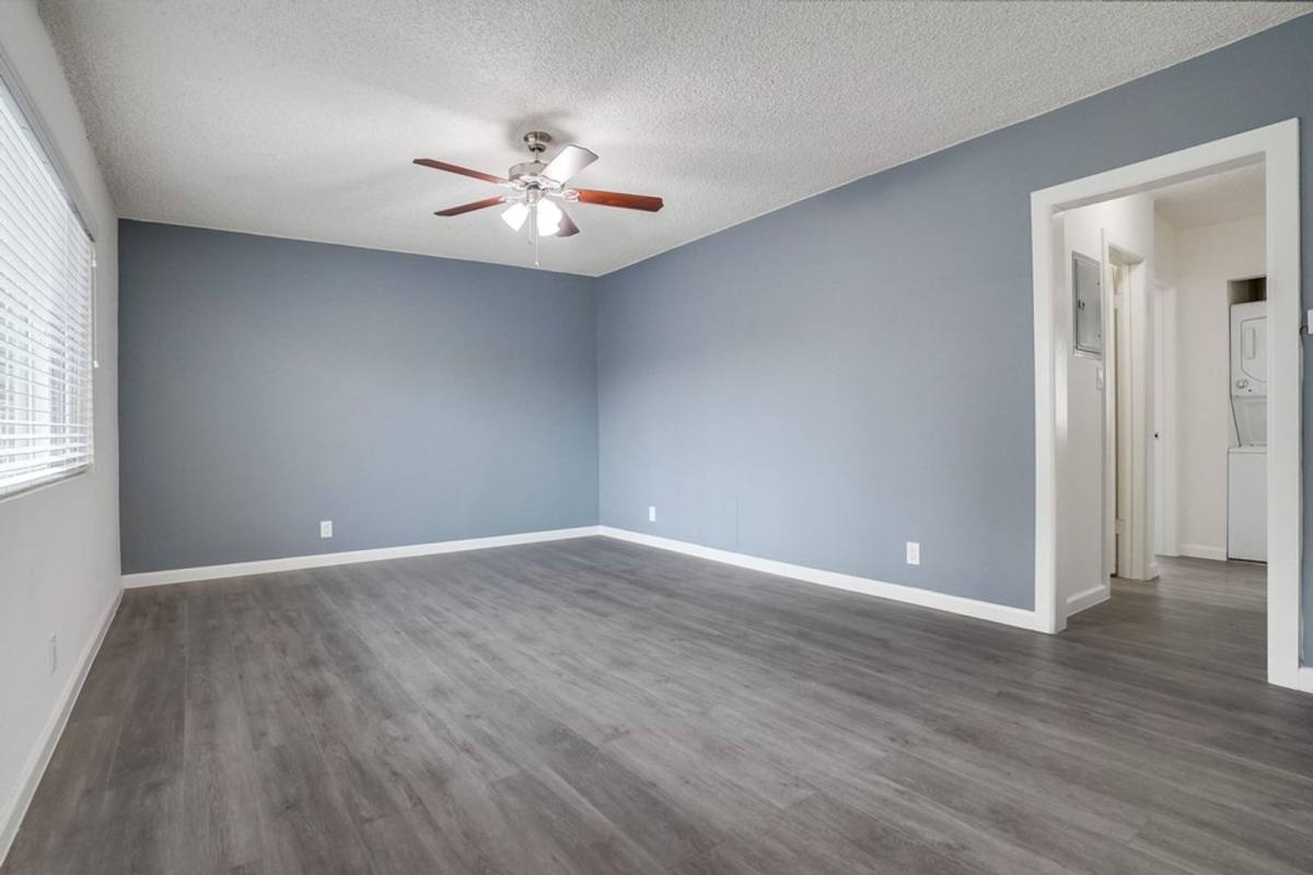 Apartment for rent at 6113 8th Ave #19, Los Angeles, CA 90043